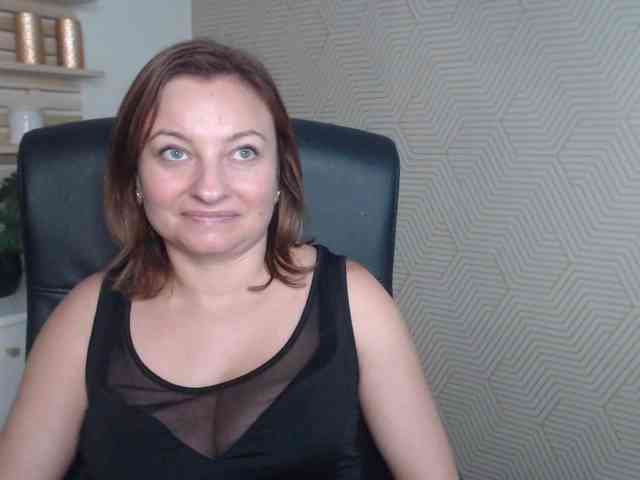 angelaLove13 webcam
