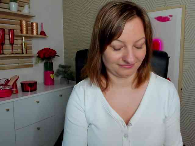 angelaLove13 Live Webcam on BongaCams