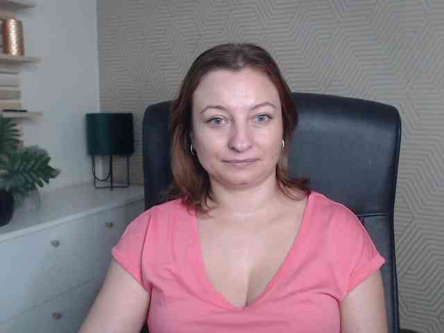 angelaLove13 webcam