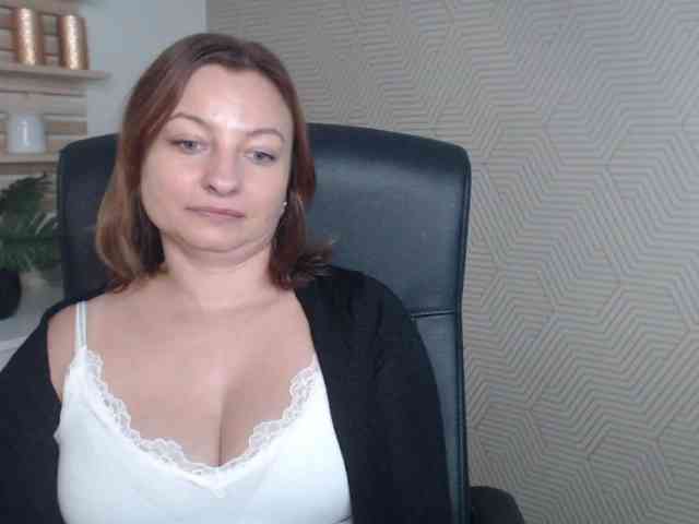 angelaLove13 webcam