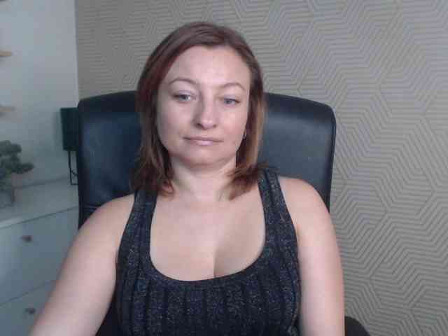angelaLove13 webcam