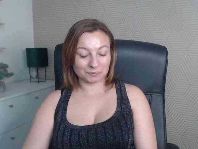 angelaLove13 webcam