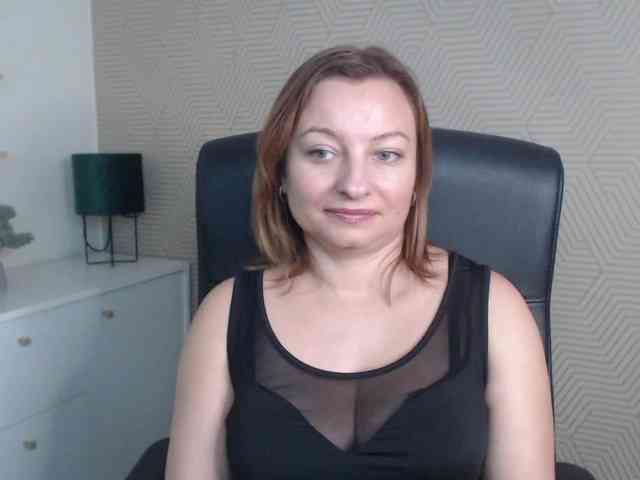angelaLove13 webcam