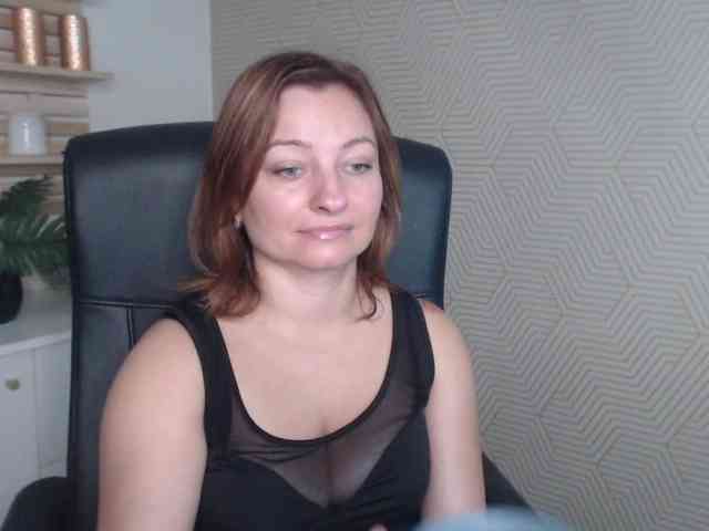 angelaLove13 webcam