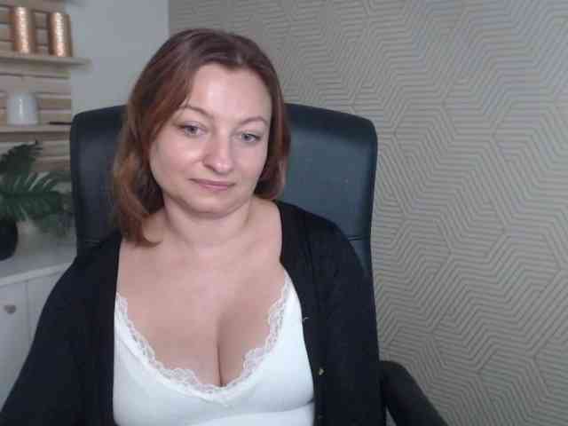 angelaLove13 webcam