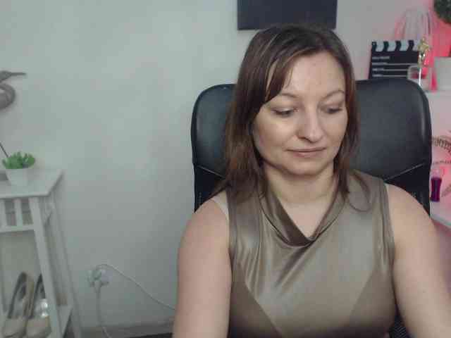 angelaLove13 webcam