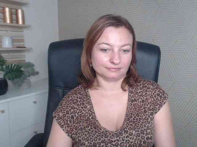 angelaLove13 webcam