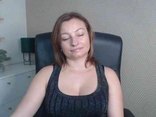 angelaLove13 webcam