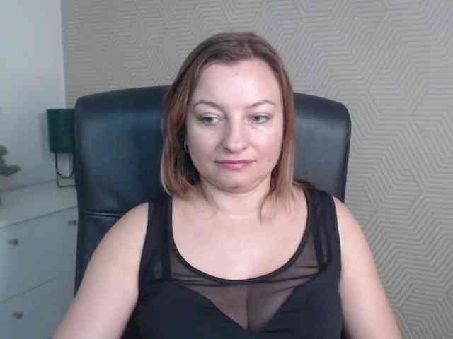 angelaLove13 webcam