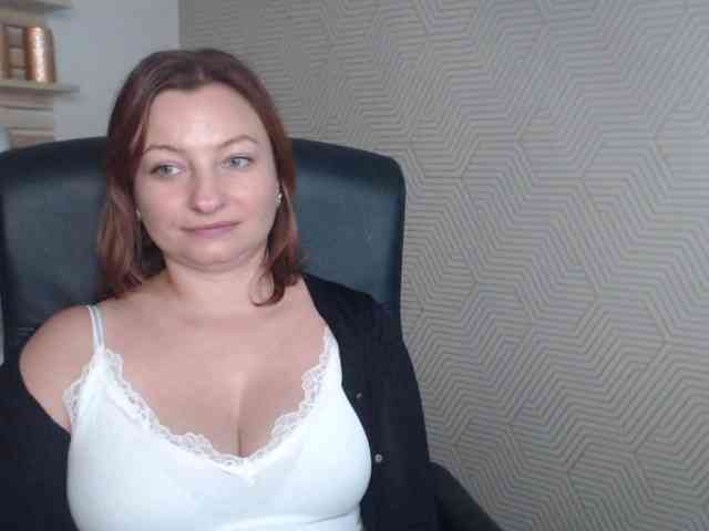 angelaLove13 webcam