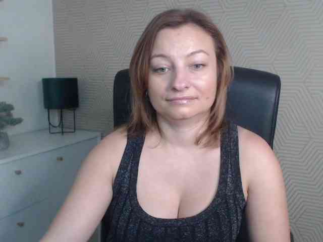 angelaLove13 webcam