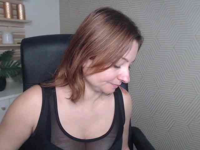 angelaLove13 webcam