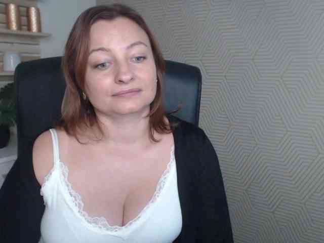 angelaLove13 webcam
