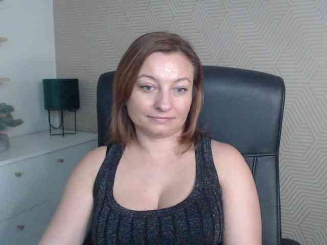 angelaLove13 webcam
