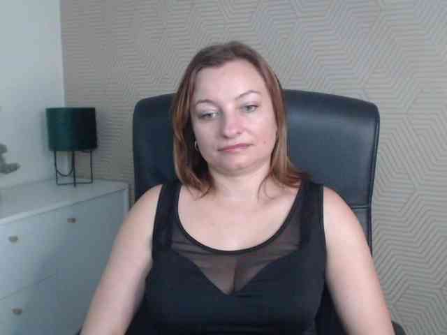 angelaLove13 webcam