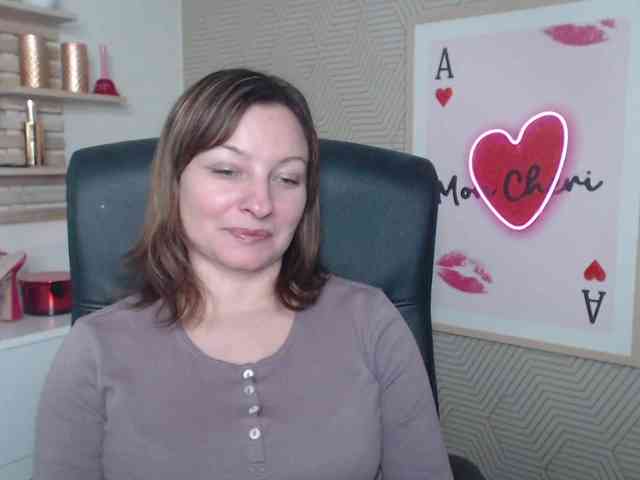angelaLove13 webcam