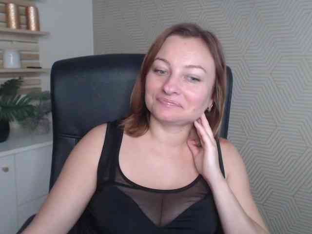angelaLove13 webcam