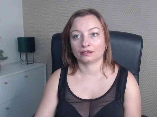 angelaLove13 webcam