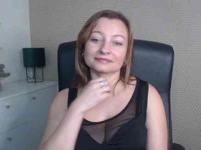 angelaLove13 webcam