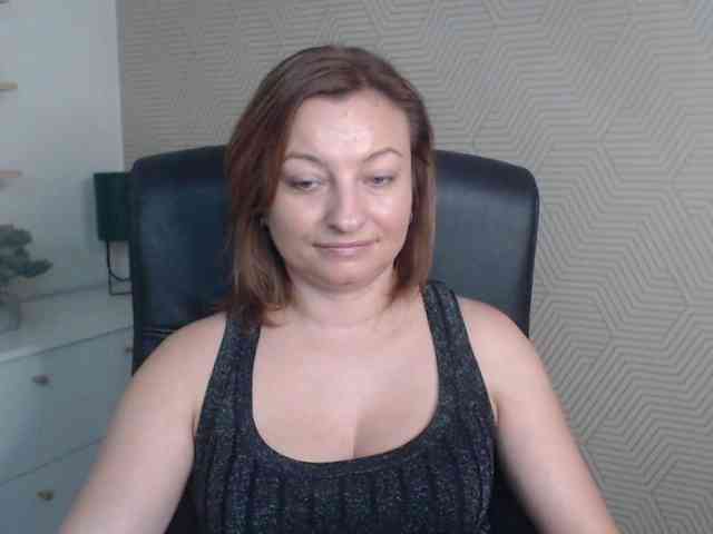 angelaLove13 webcam