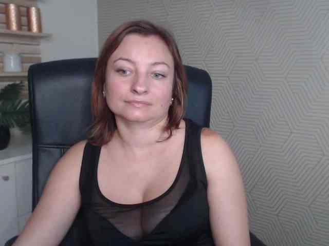 angelaLove13 webcam