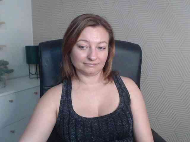 angelaLove13 webcam
