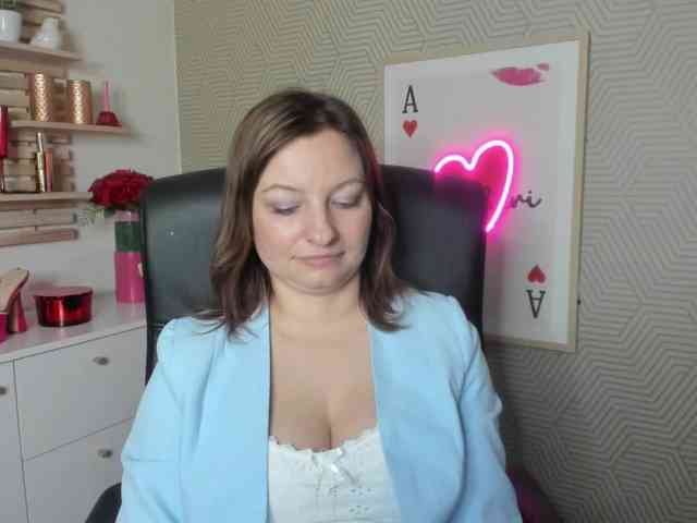 angelaLove13 webcam