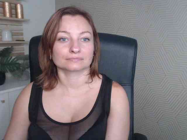 angelaLove13 webcam