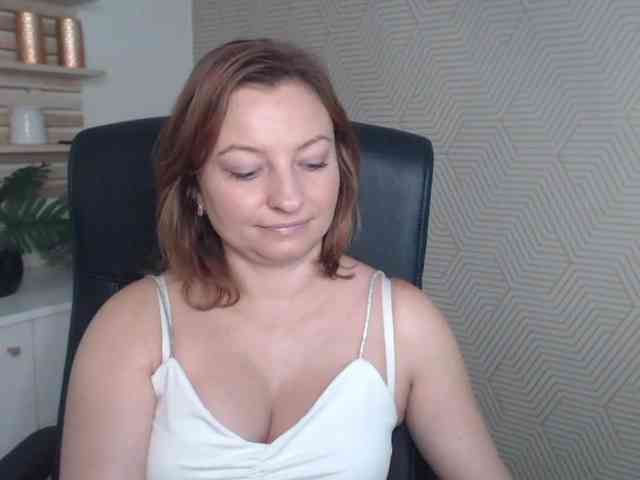 angelaLove13 webcam