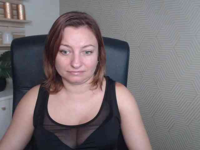angelaLove13 webcam