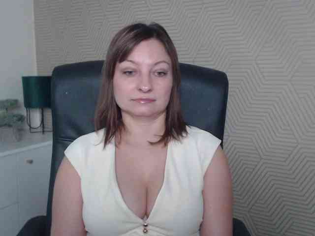 angelaLove13 webcam