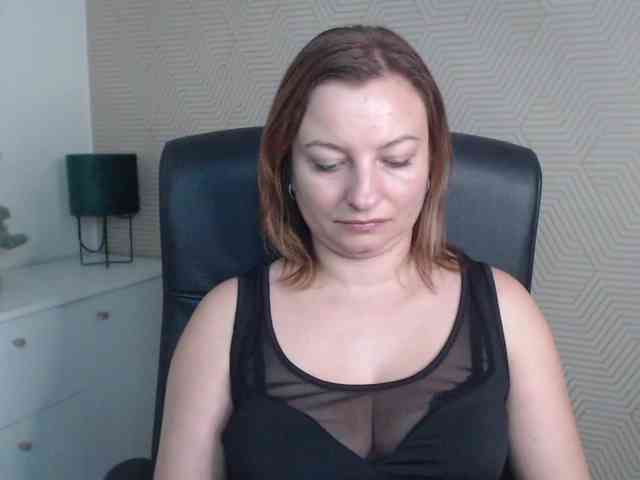 angelaLove13 webcam