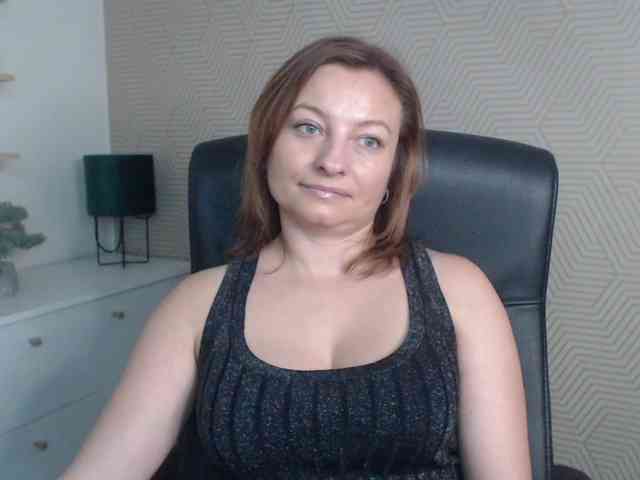 angelaLove13 webcam