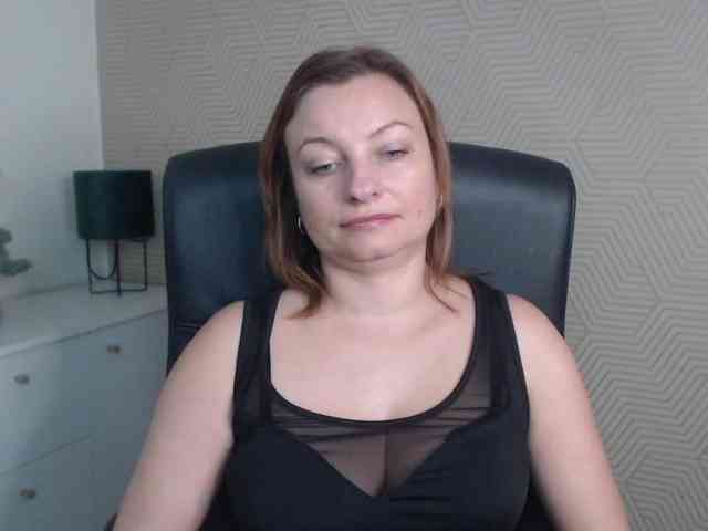 angelaLove13 webcam