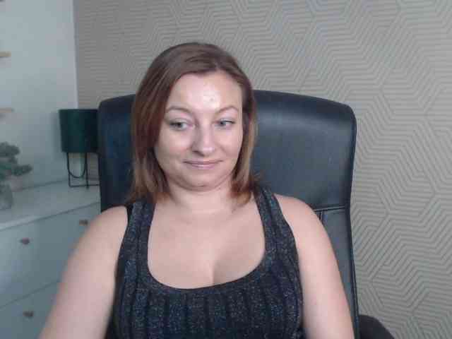 angelaLove13 webcam