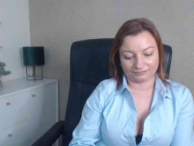 angelaLove13 webcam