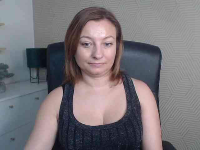 angelaLove13 webcam