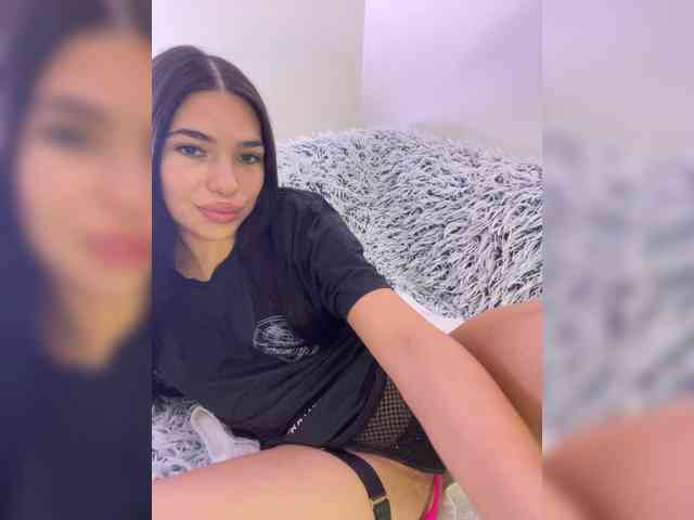 Sashaluvv webcam