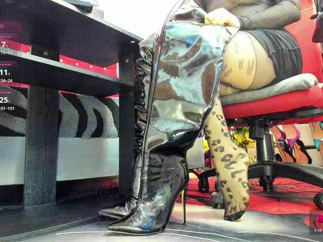 Candyconrad1mmmm webcam