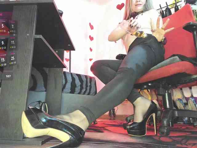 Candyconrad1mmmm webcam