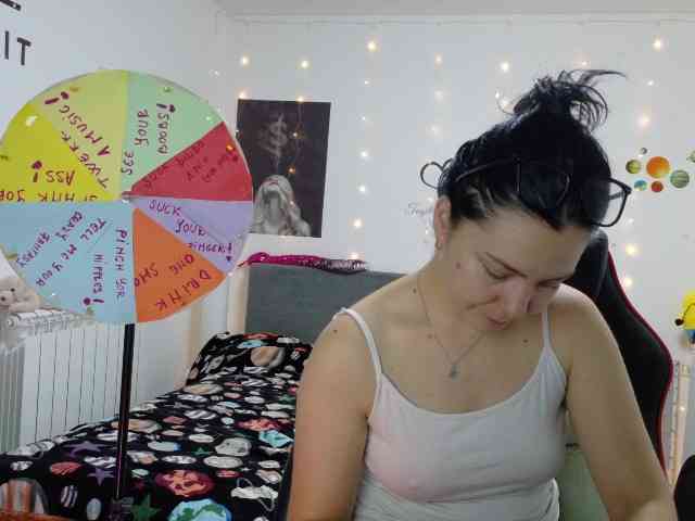 YreneA's webcam live show