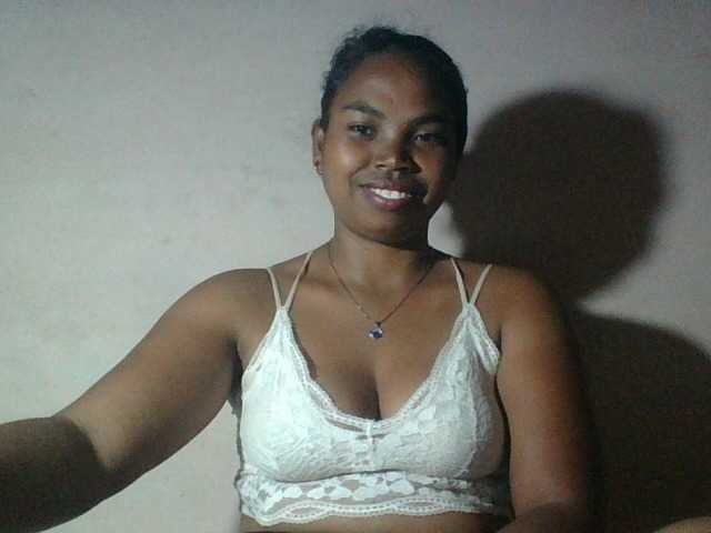 Miarizou, une amatrice française avec qui discuter et avoir du sexe