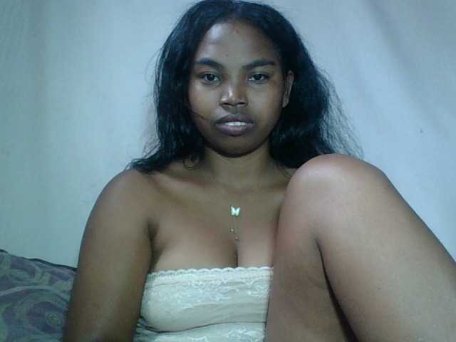 Miarizou's BongaCams show and profile