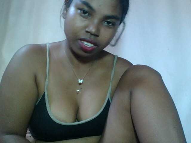 Miarizou's BongaCams show and profile