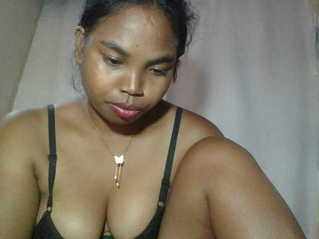 Miarizou's BongaCams show and profile