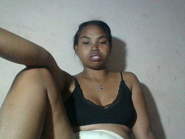 Miarizou vous attend pour discuter, flirter et plus sur bongacams