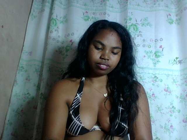 Miarizou's BongaCams show and profile