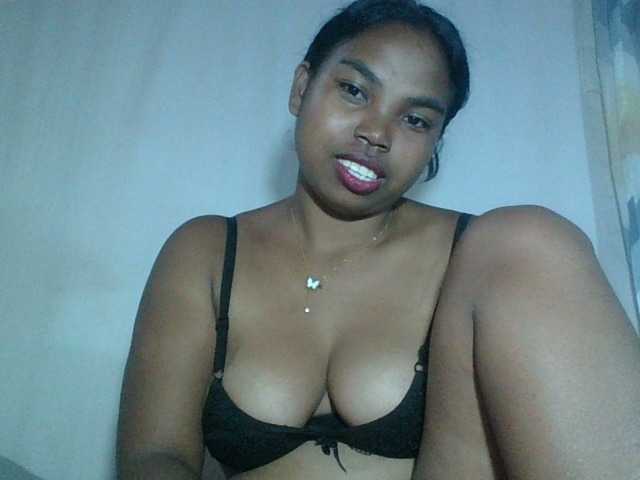 Miarizou's BongaCams show and profile