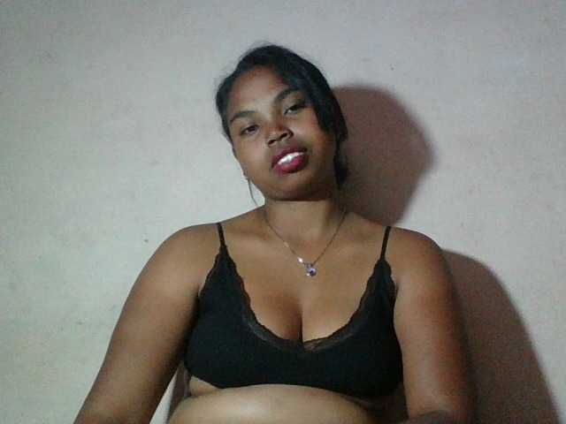 Miarizou, une amatrice française avec qui discuter et avoir du sexe