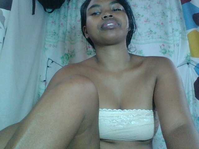 Miarizou's BongaCams show and profile